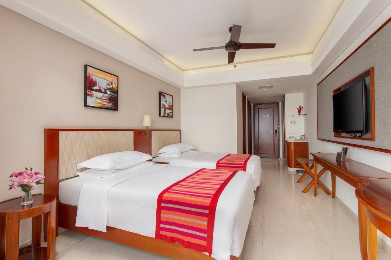 Sanya Seacube Holiday Hotel Exterior photo