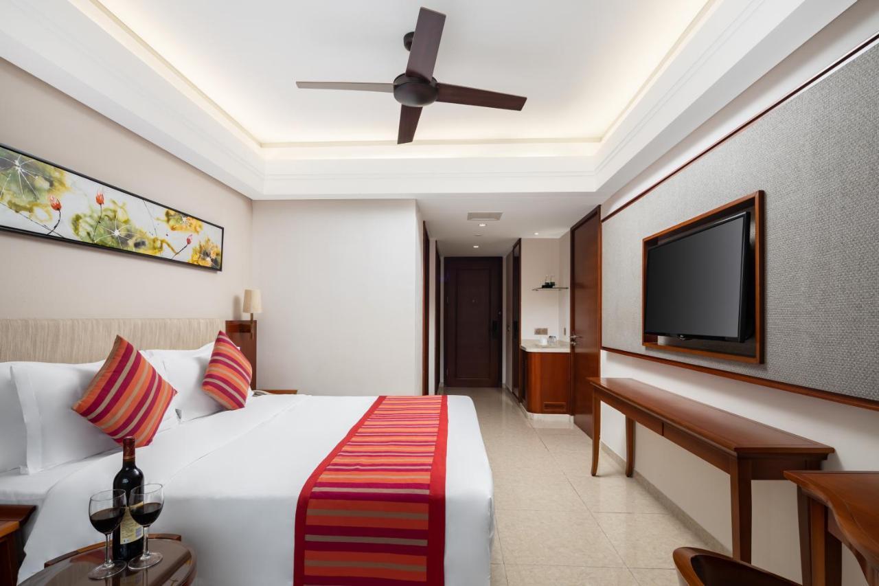 Sanya Seacube Holiday Hotel Exterior photo