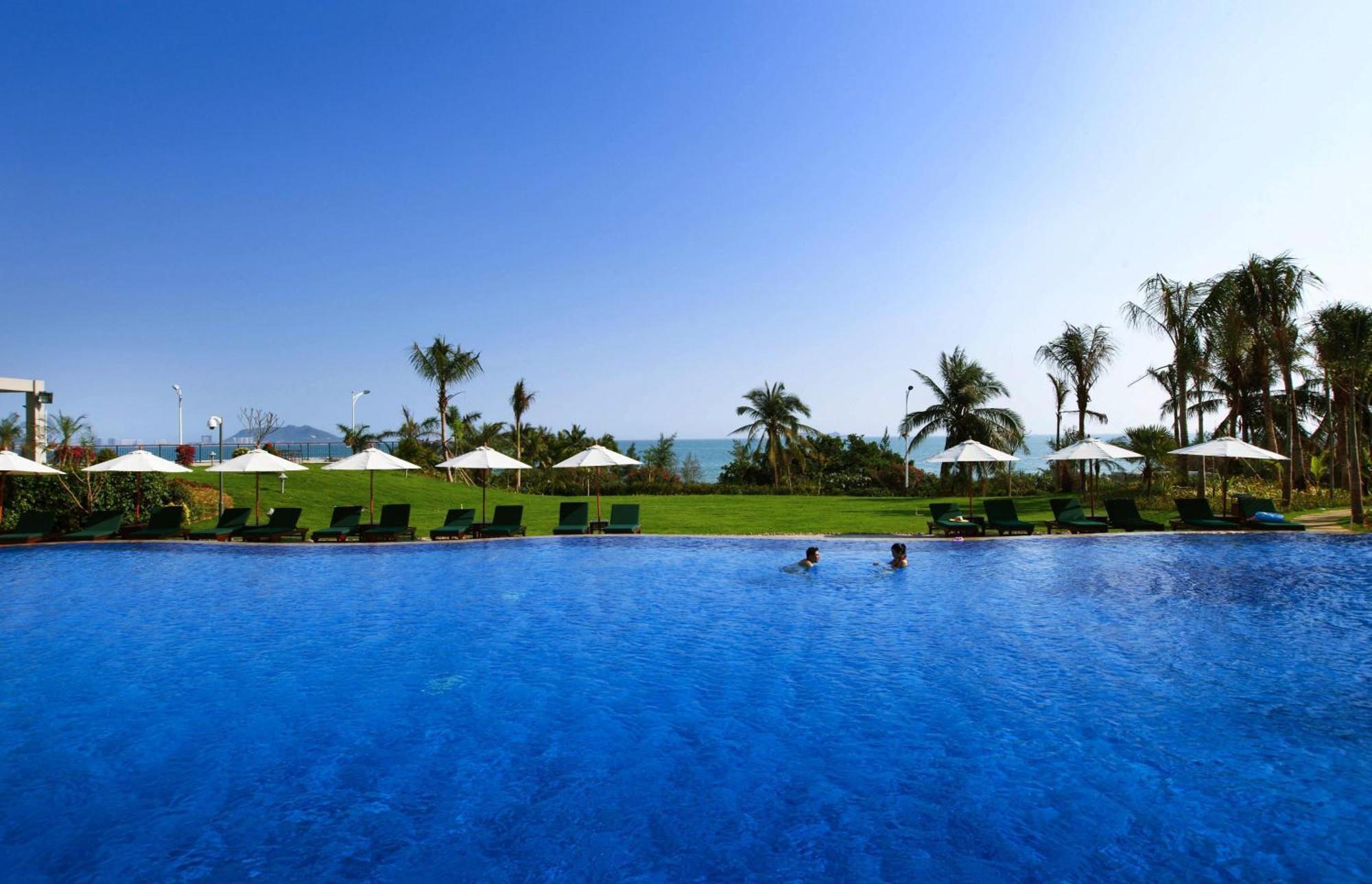 Sanya Seacube Holiday Hotel Exterior photo