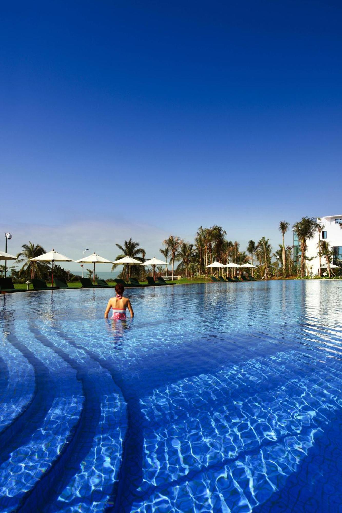 Sanya Seacube Holiday Hotel Exterior photo