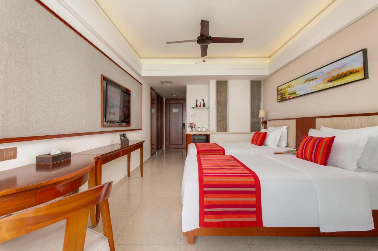 Sanya Seacube Holiday Hotel Exterior photo