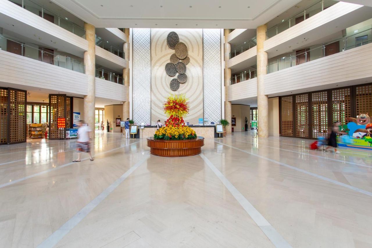 Sanya Seacube Holiday Hotel Exterior photo