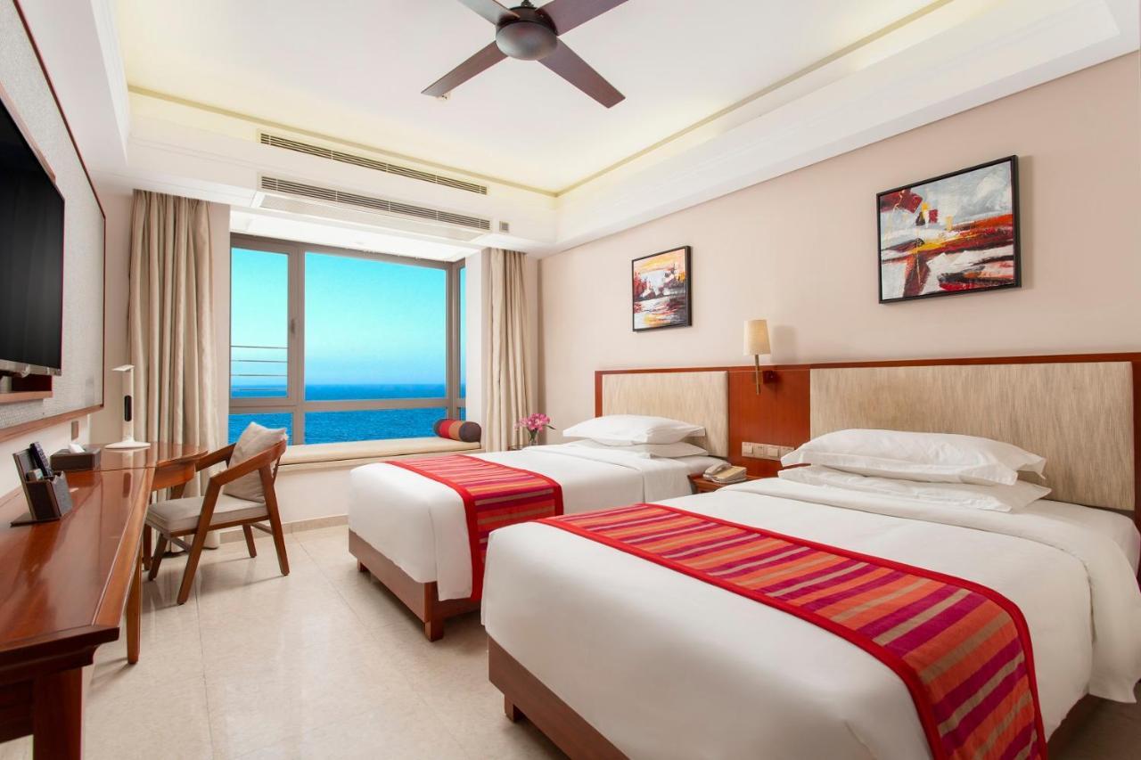Sanya Seacube Holiday Hotel Exterior photo