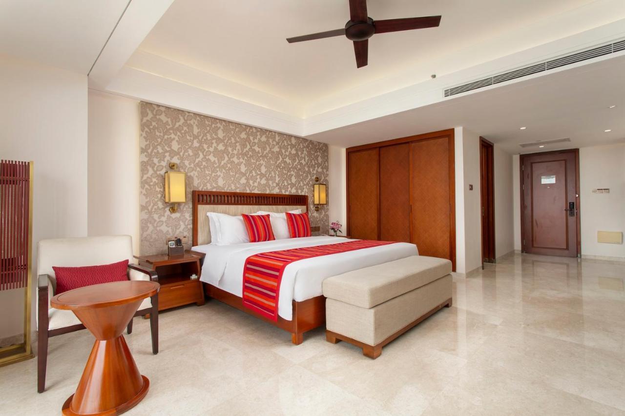 Sanya Seacube Holiday Hotel Exterior photo